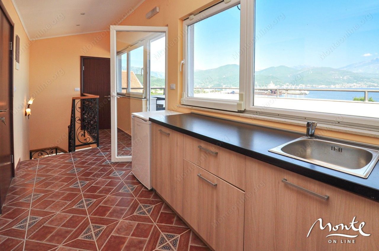 Вилла в Биеле, Черногория, 260 м² - фото 2