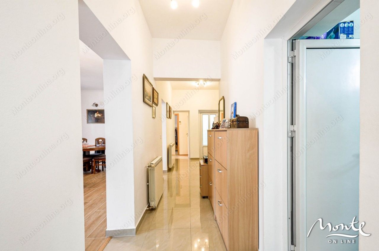 Апартаменты в Тивате, Черногория, 116 м² - фото 2