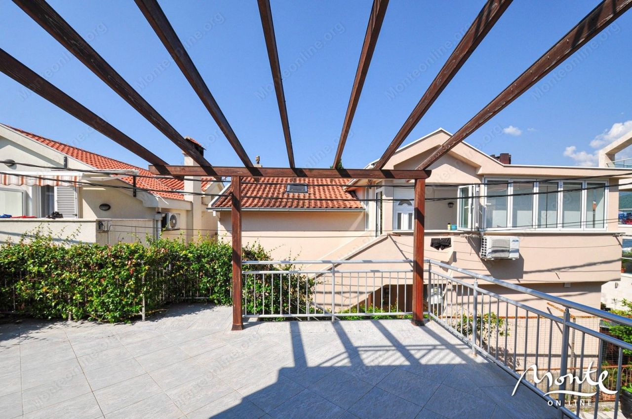 Инвестиционный проект в Тивате, Черногория, 220 м² - фото 2