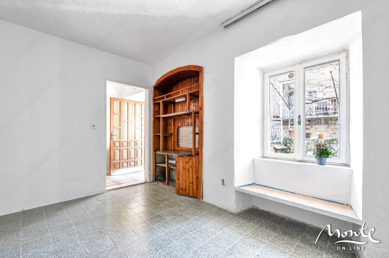 Вилла в Тивате, Черногория, 90 м² - фото 5