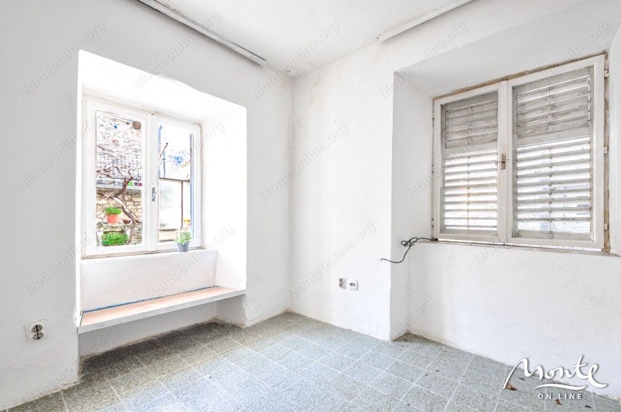 Вилла в Тивате, Черногория, 90 м² - фото 6