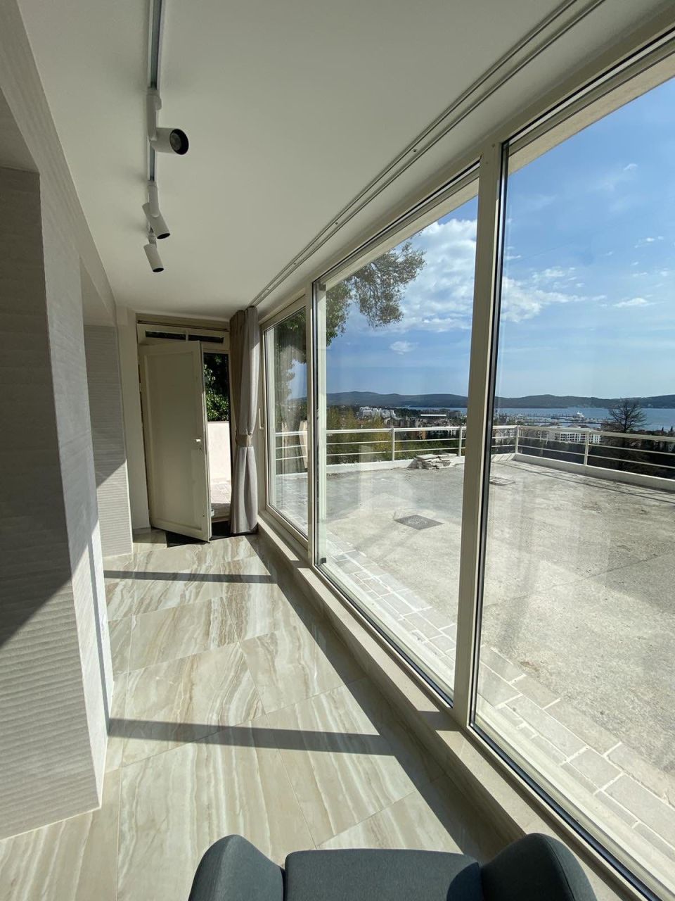 Апартаменты в Тивате, Черногория, 44 м² - фото 7