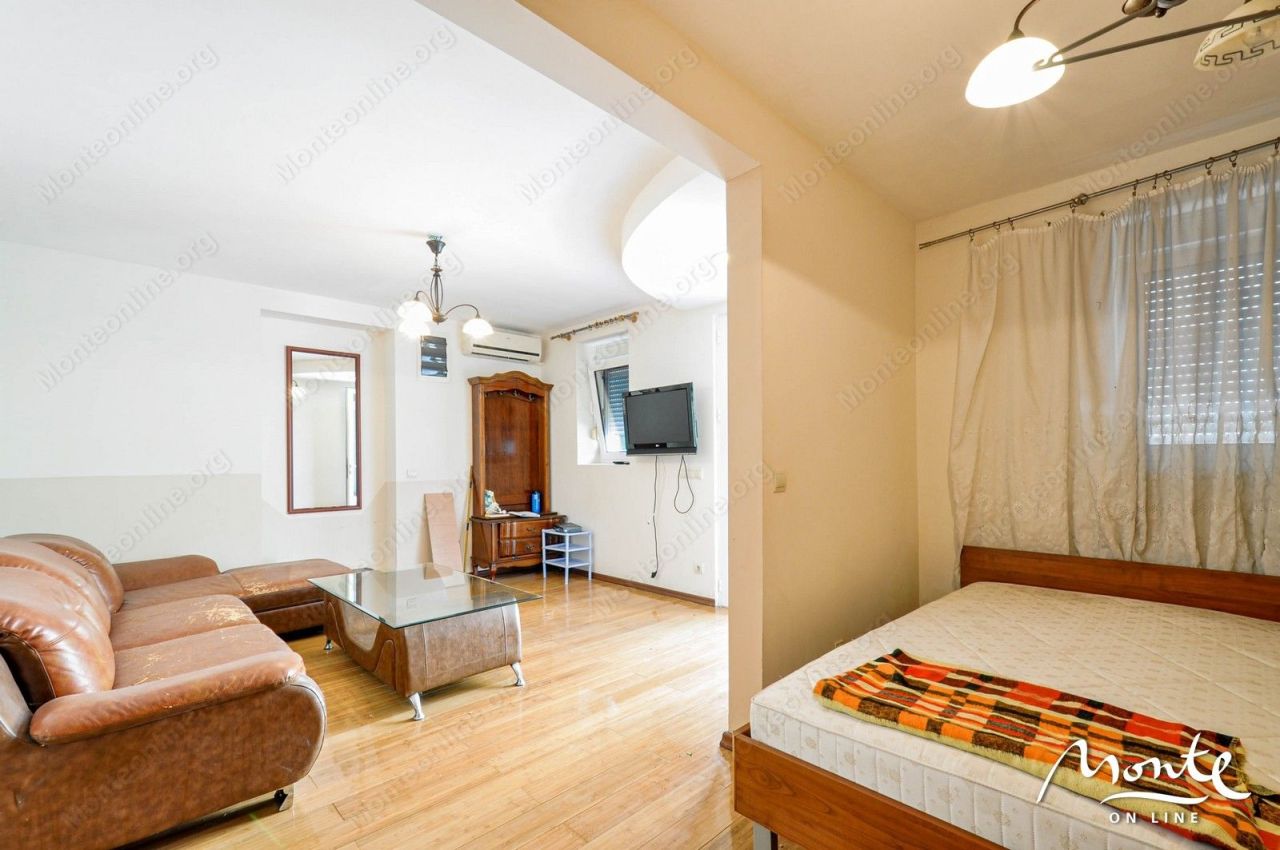 Инвестиционный проект в Тивате, Черногория, 220 м² - фото 8