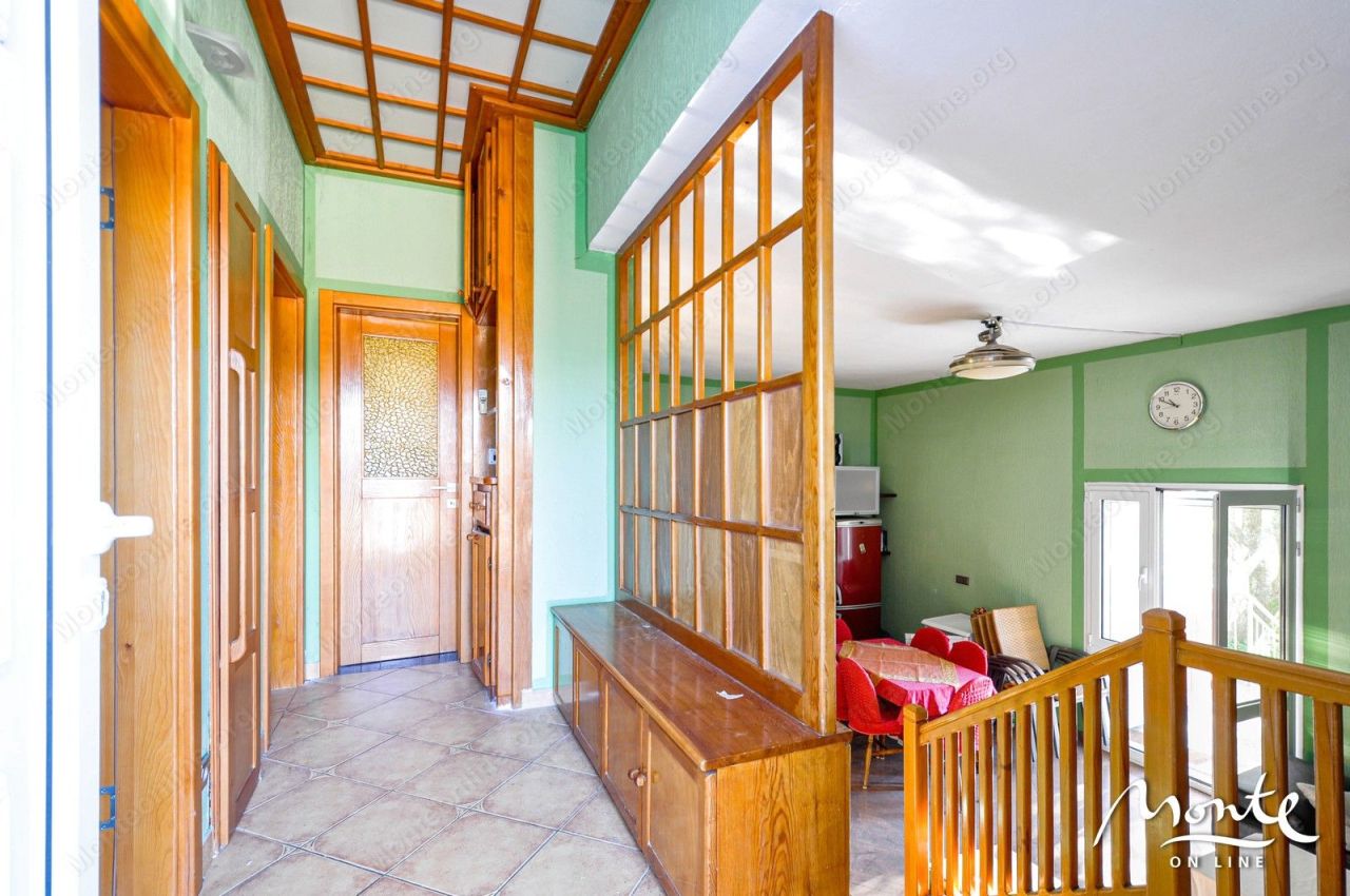 Вилла в Тивате, Черногория, 194 м² - фото 9