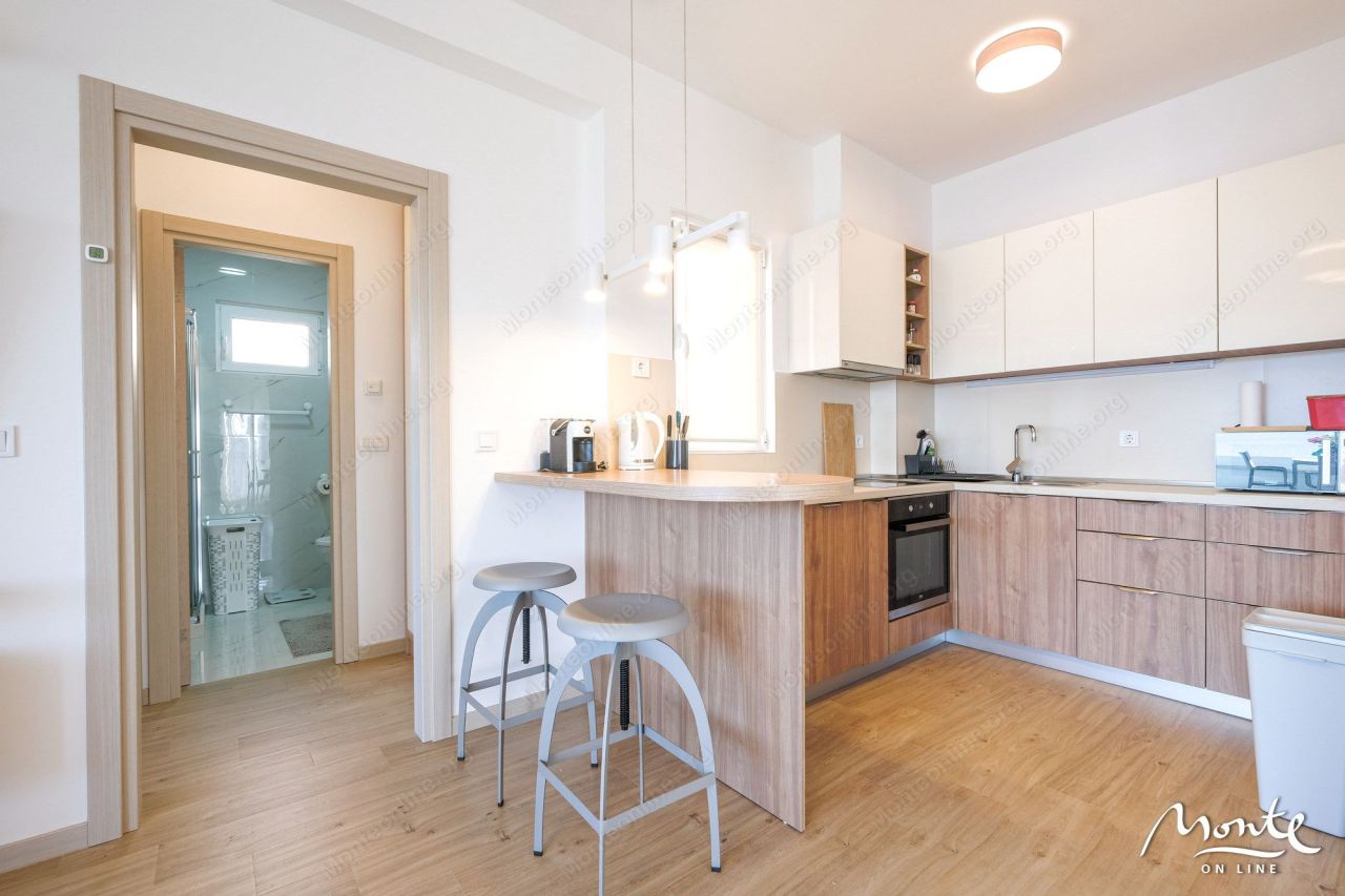 Апартаменты в Тивате, Черногория, 66 м² - фото 10