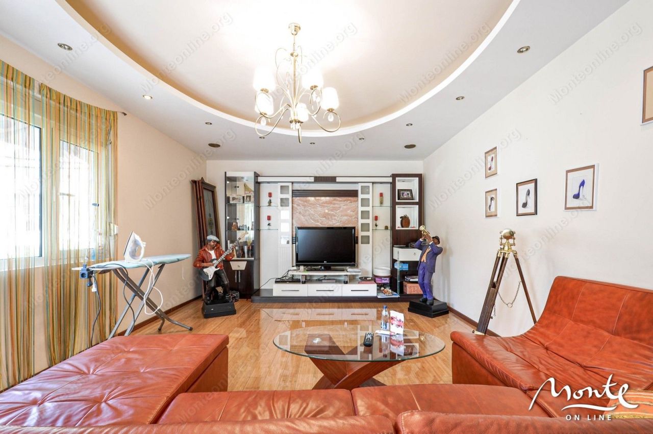 Инвестиционный проект в Тивате, Черногория, 220 м² - фото 10