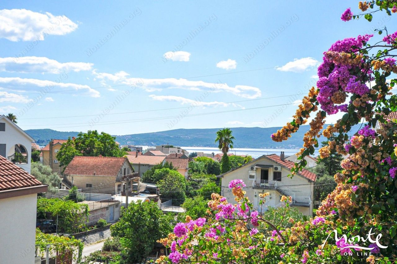 Апартаменты в Тивате, Черногория, 116 м² - фото 11