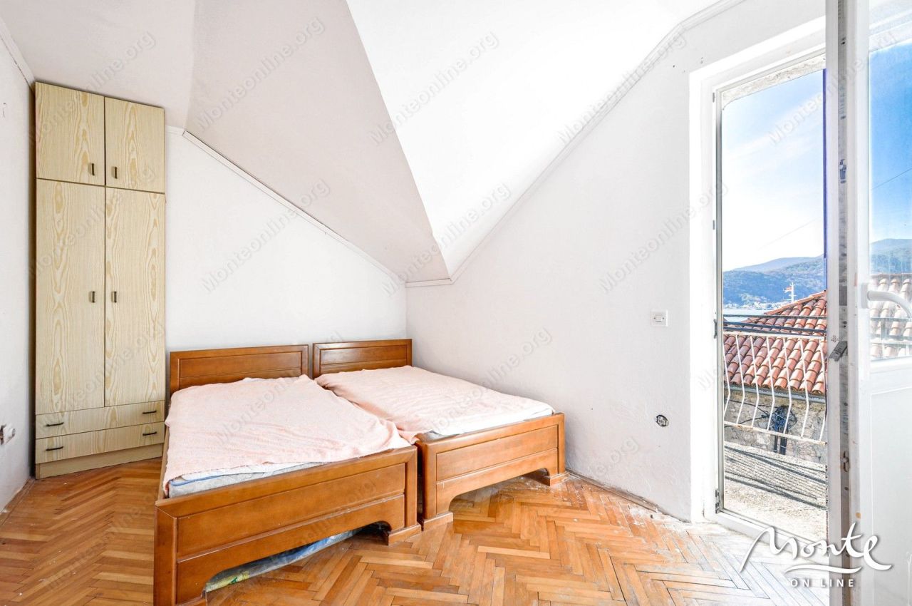 Вилла в Тивате, Черногория, 90 м² - фото 12