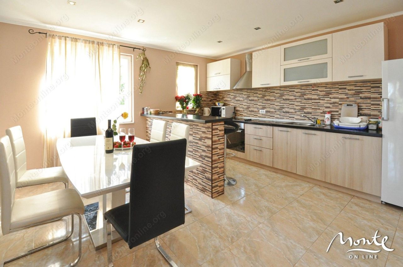 Вилла в Биеле, Черногория, 260 м² - фото 13