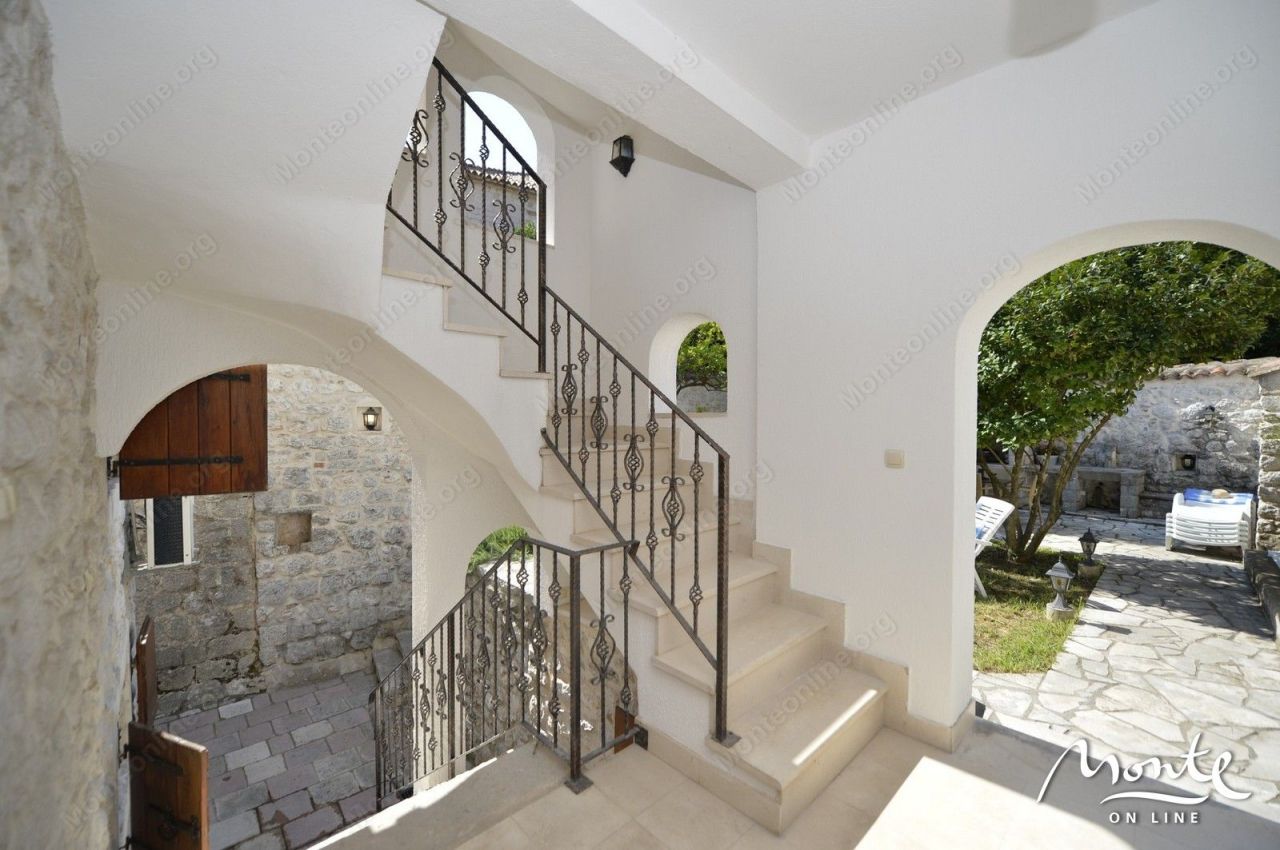 Отель, гостиница в Прчани, Черногория, 222 м² - фото 14