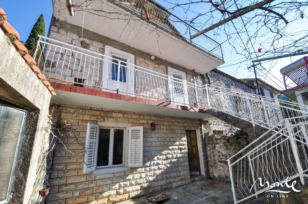 Вилла в Тивате, Черногория, 90 м² - фото 15