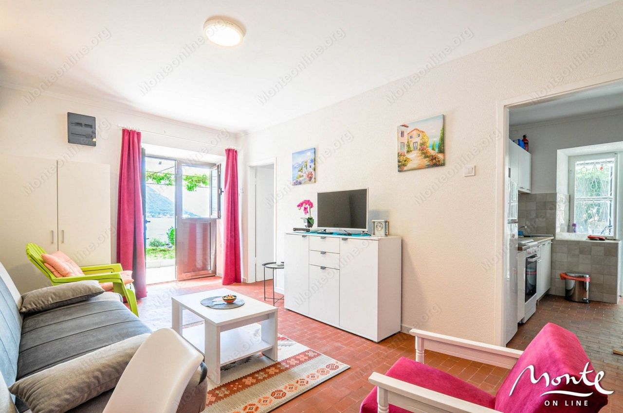 Земля в Доброте, Черногория, 1 011 м² - фото 16