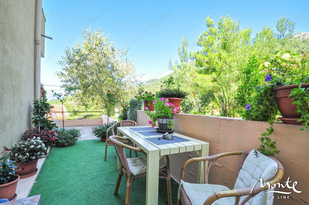 Апартаменты в Тивате, Черногория, 50 м² - фото 17