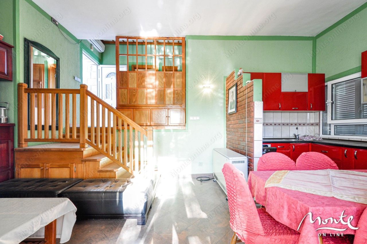 Вилла в Тивате, Черногория, 194 м² - фото 17