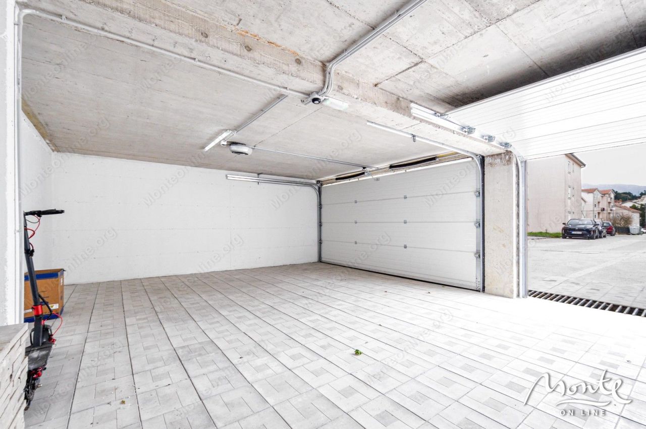 Апартаменты в Тивате, Черногория, 124 м² - фото 17