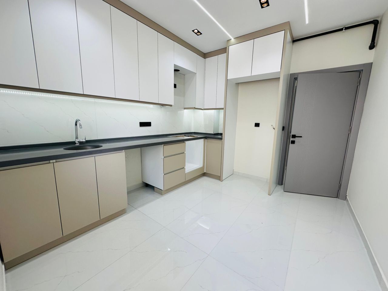 Квартира в Анталии, Турция, 130 м² - фото 1