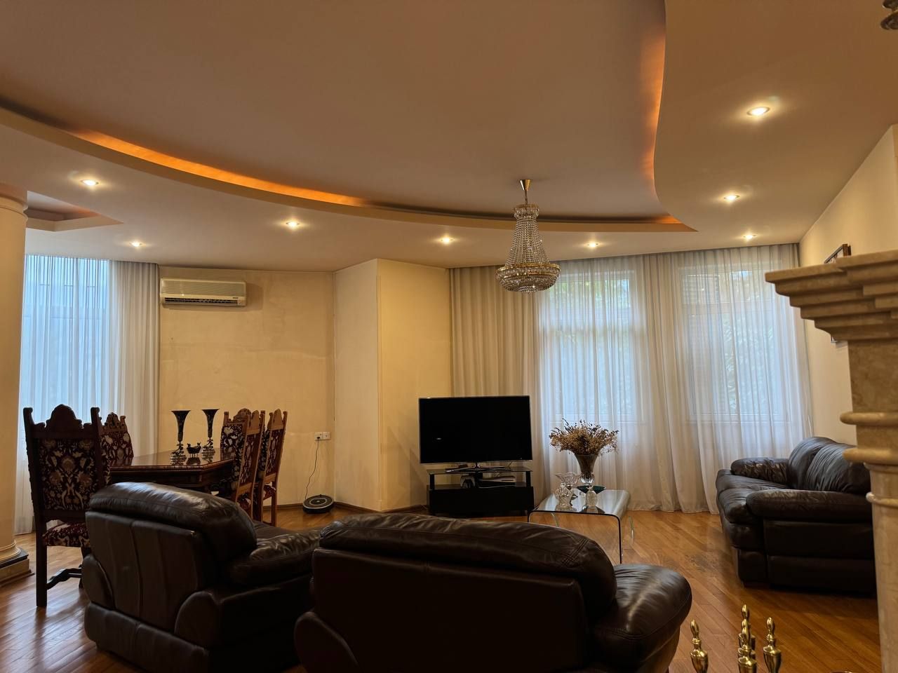 Квартира в Тбилиси, Грузия, 220 м² - фото 2