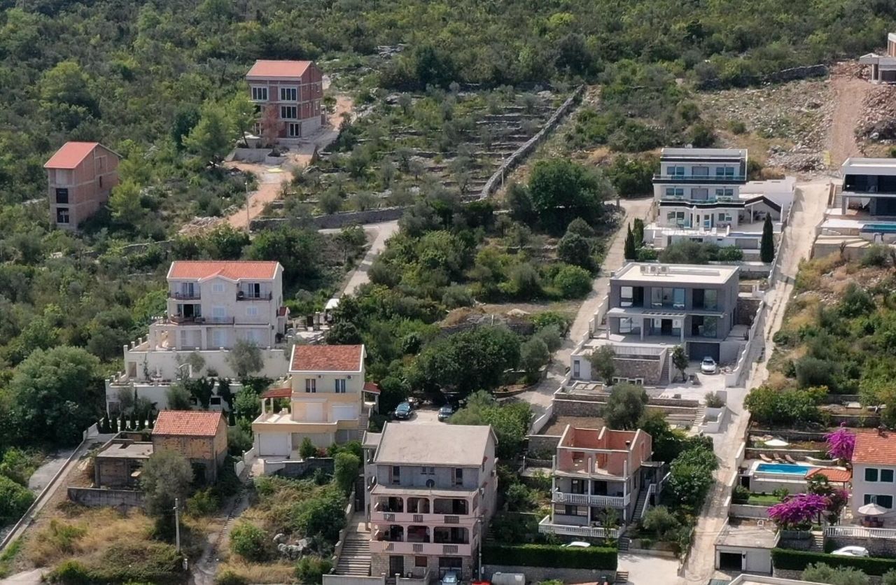 Земля в Тивате, Черногория, 572 м² - фото 2