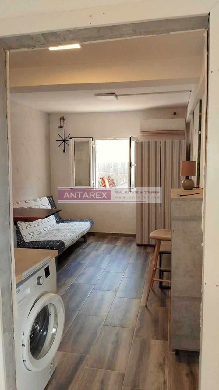 Апартаменты в Херцег-Нови, Черногория, 20 м² - фото 1