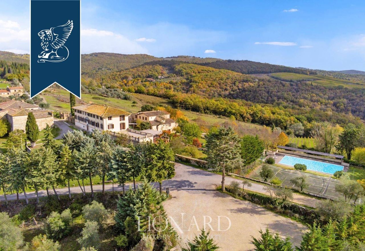Вилла в Кастеллина-ин-Кьянти, Италия, 3 365 м² - фото 1