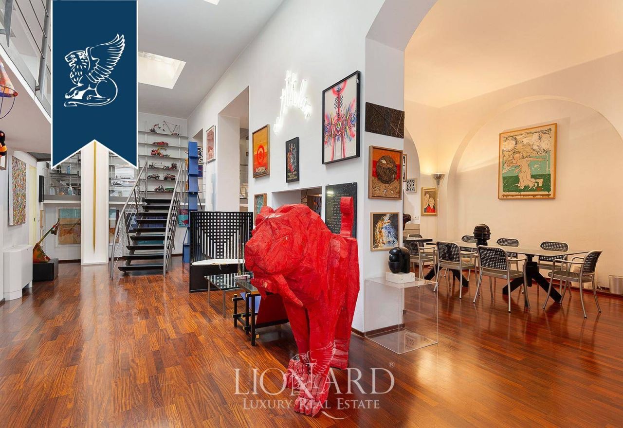 Дом в Милане, Италия, 450 м² - фото 1