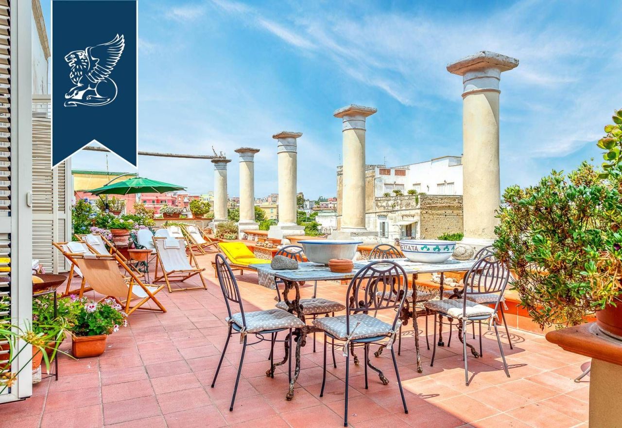 Вилла в Неаполе, Италия, 310 м² - фото 3