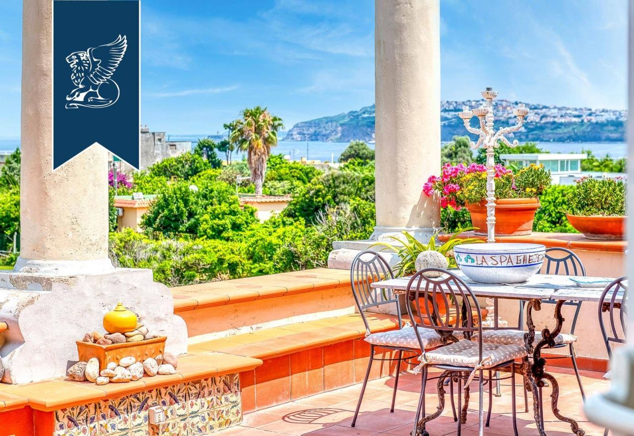 Вилла в Неаполе, Италия, 310 м² - фото 5