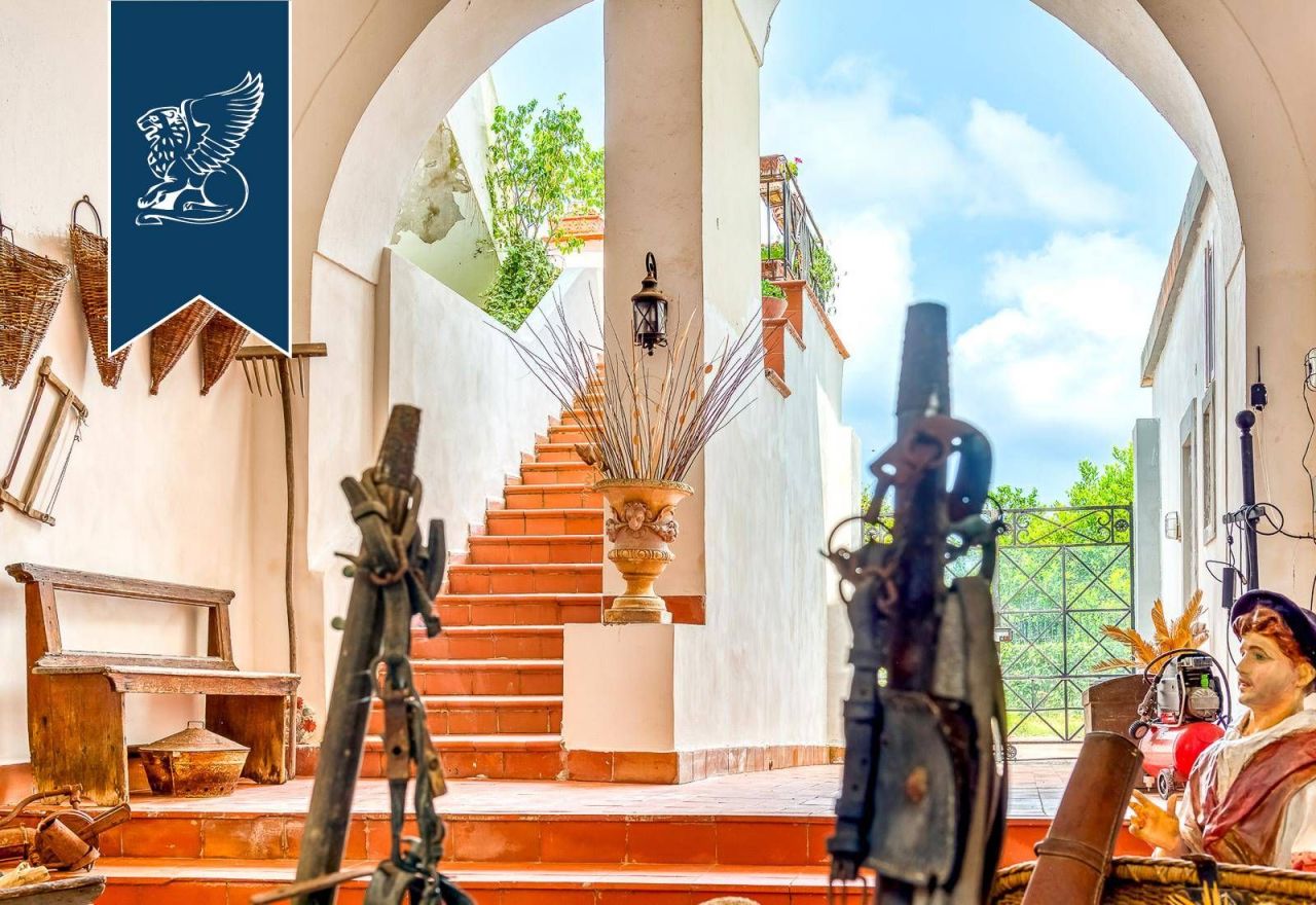 Вилла в Неаполе, Италия, 310 м² - фото 8