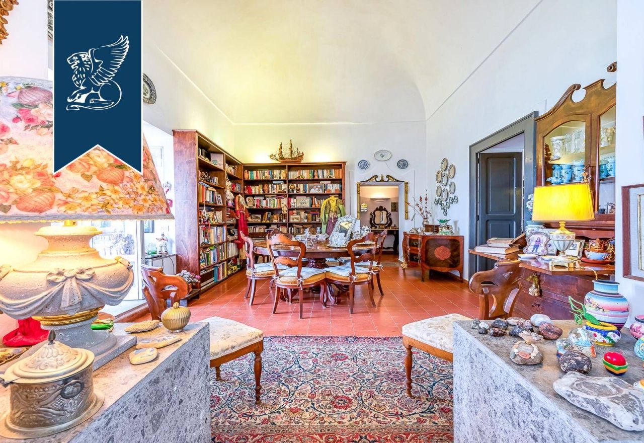 Вилла в Неаполе, Италия, 310 м² - фото 11