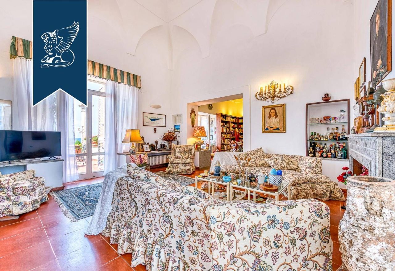 Вилла в Неаполе, Италия, 310 м² - фото 14