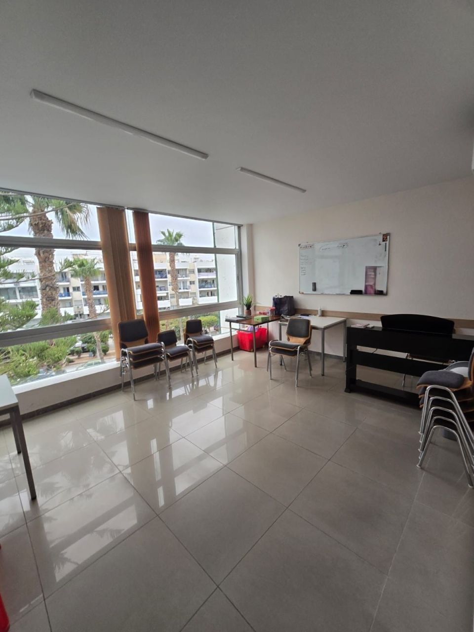 Офис в Лимасоле, Кипр, 220 м² - фото 1