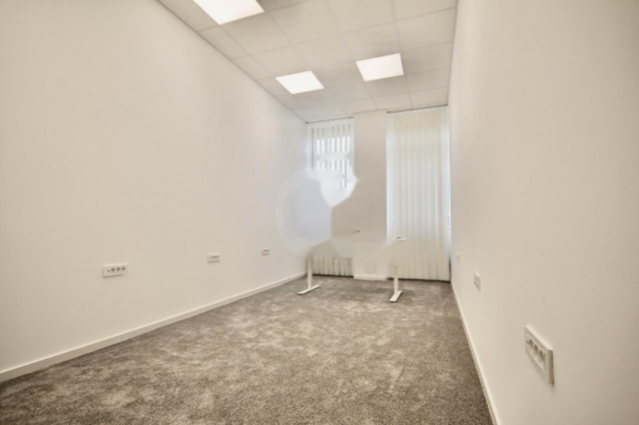 Офис в Любляне, Словения, 21 м² - фото 1