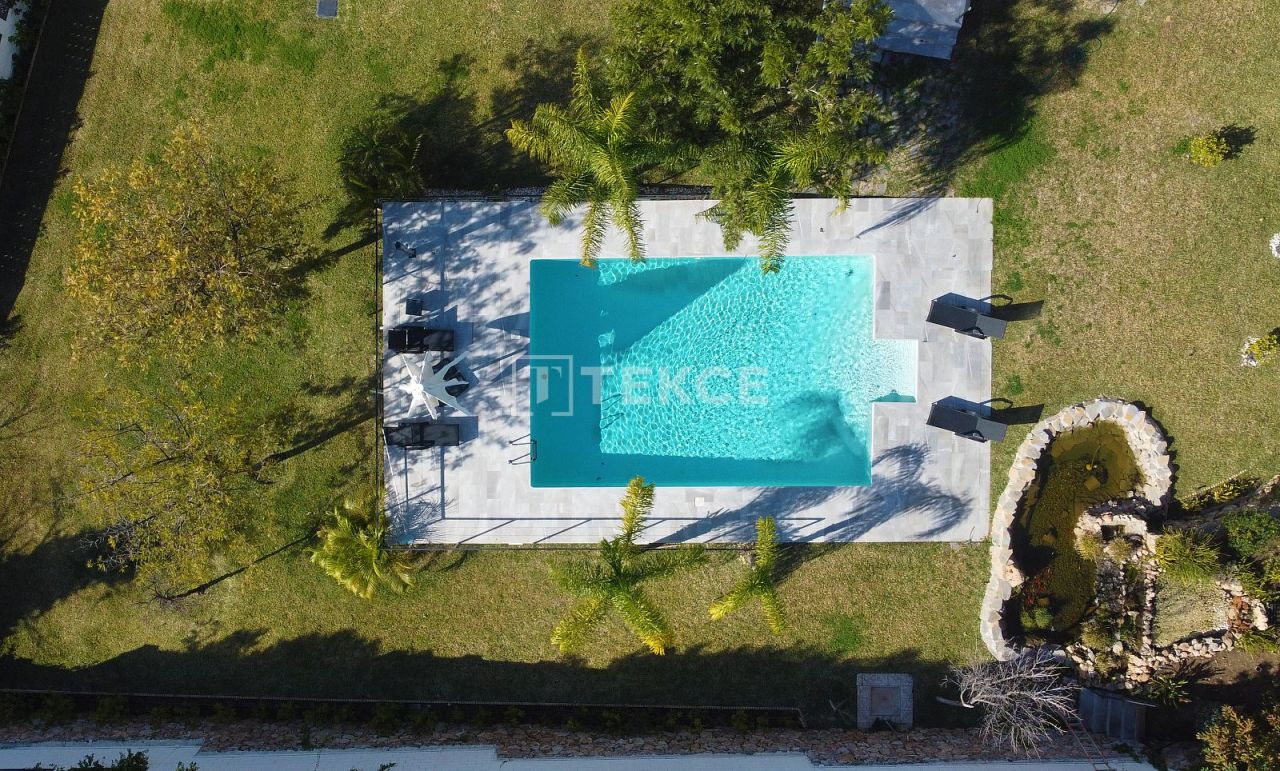 Вилла в Бенальмадене, Испания, 378 м² - фото 7