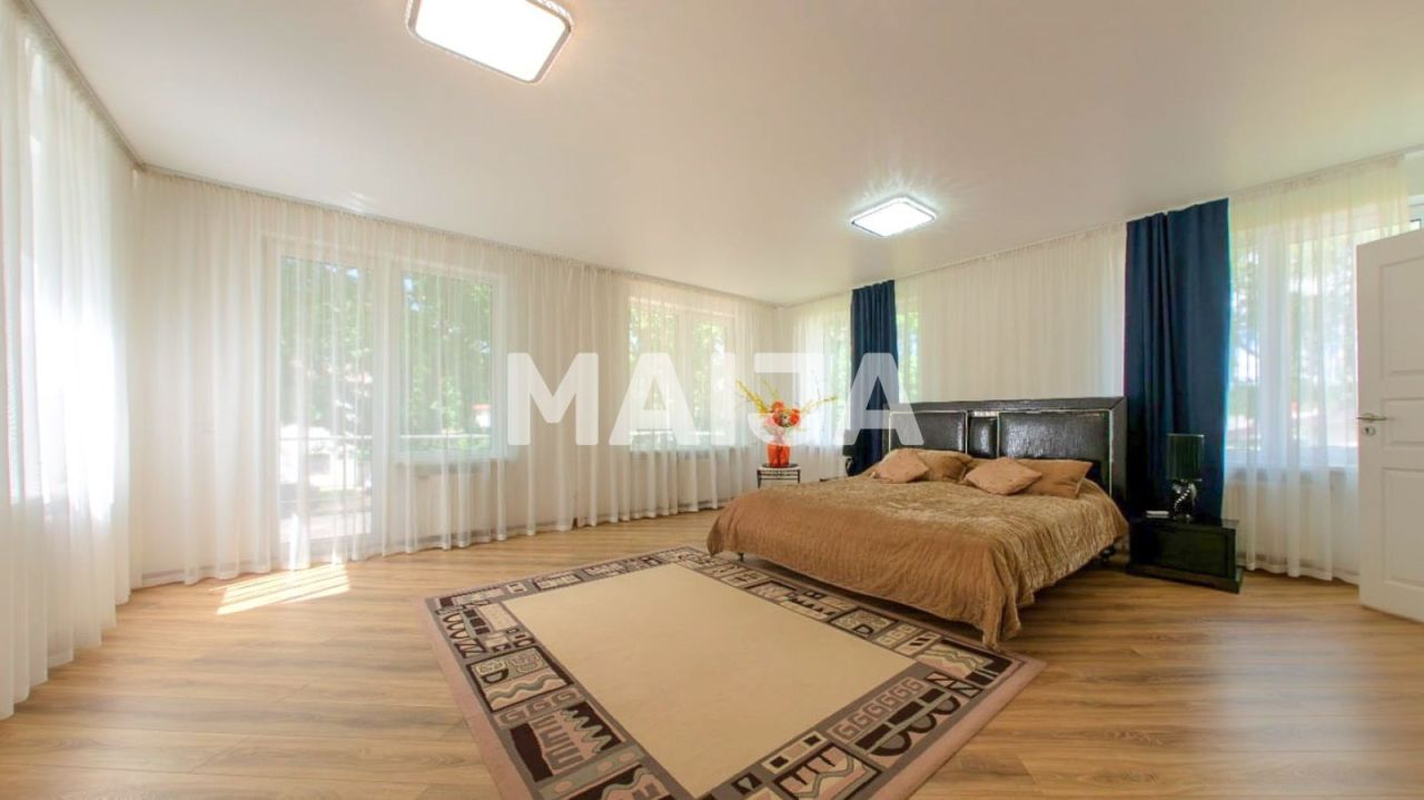 Дом в Риге, Латвия, 311 м² - фото 1