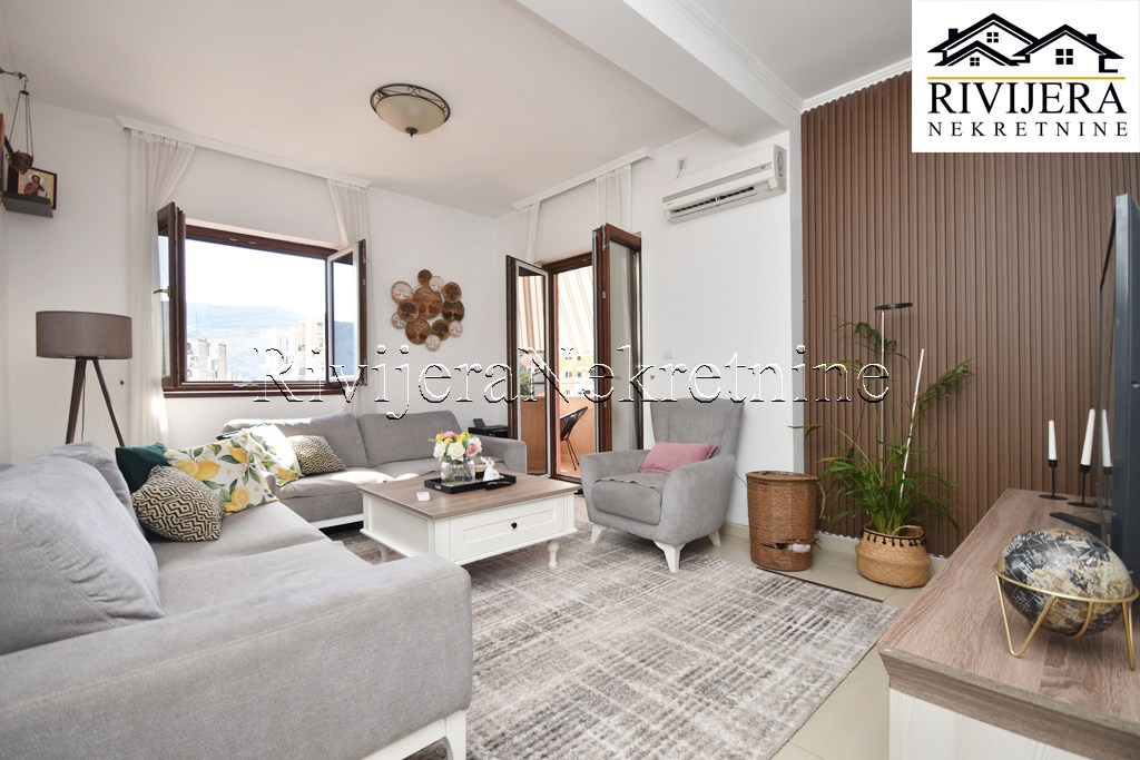 Квартира в Херцег-Нови, Черногория, 70 м² - фото 1