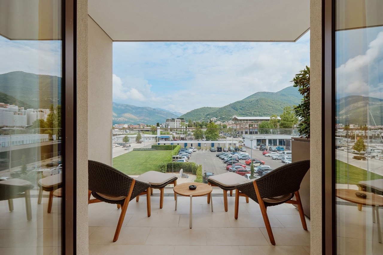 Квартира в Тивате, Черногория, 69 м² - фото 2