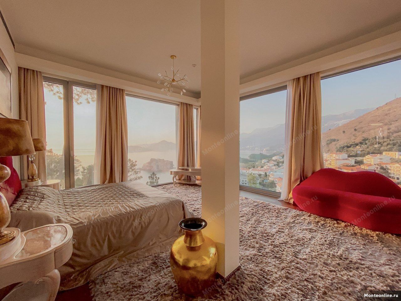 Вилла в Святом Стефане, Черногория, 600 м² - фото 1