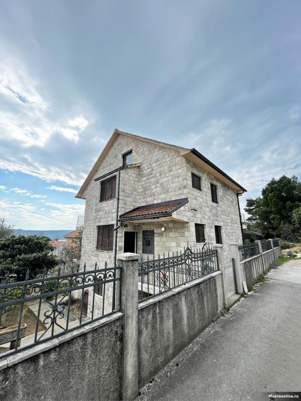 Вилла в Тивате, Черногория, 280 м² - фото 1