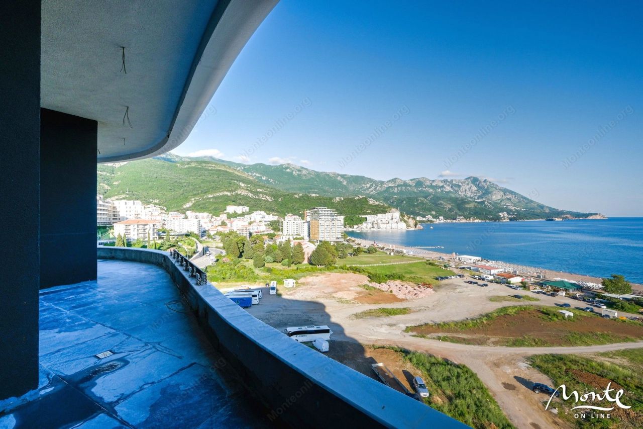 Апартаменты в Бечичи, Черногория, 190 м² - фото 1