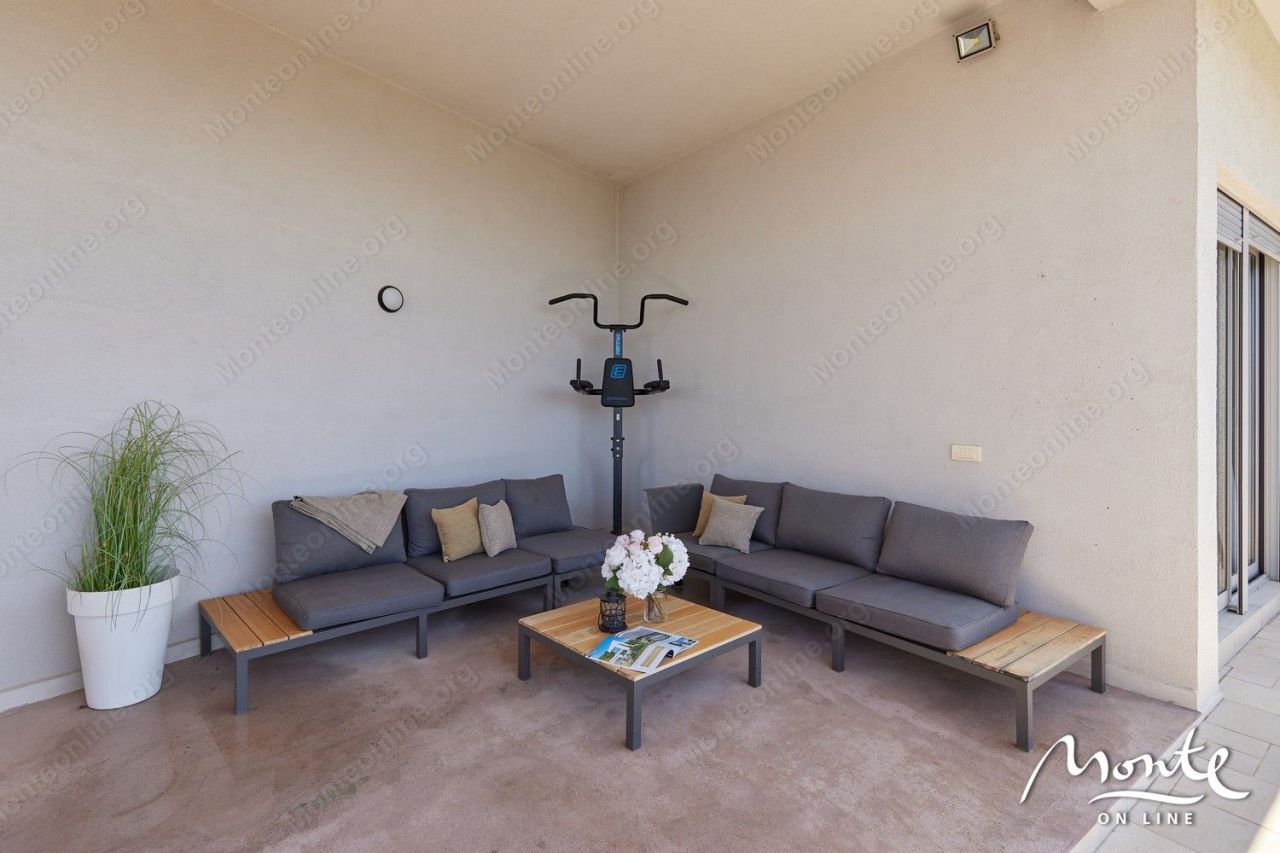 Вилла в Тивате, Черногория, 220 м² - фото 5