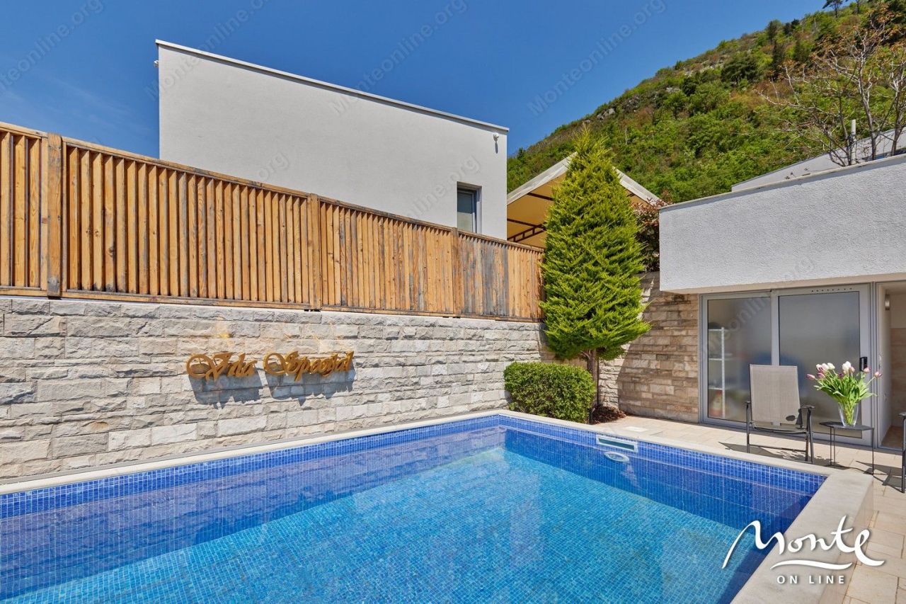 Вилла в Тивате, Черногория, 220 м² - фото 6