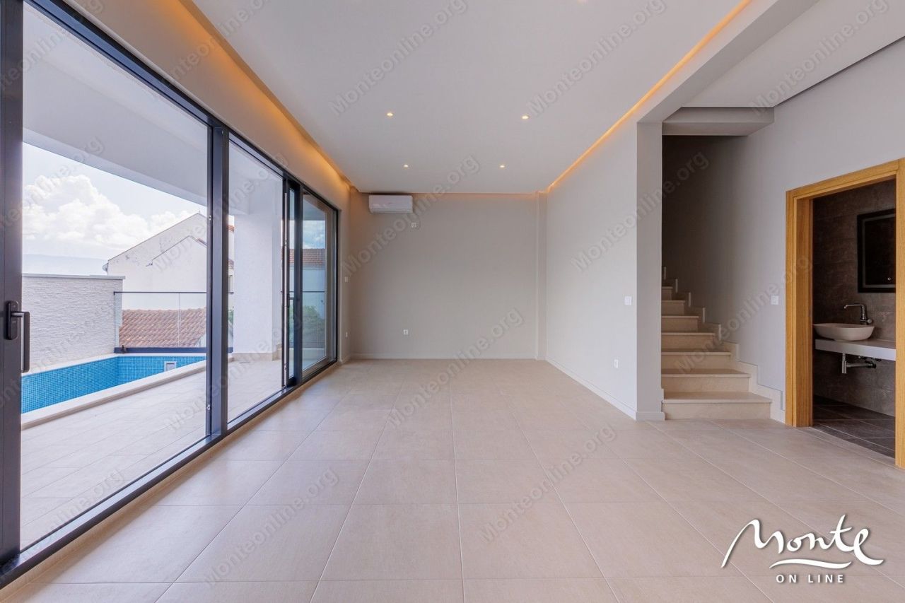 Вилла в Крашичах, Черногория, 200 м² - фото 6