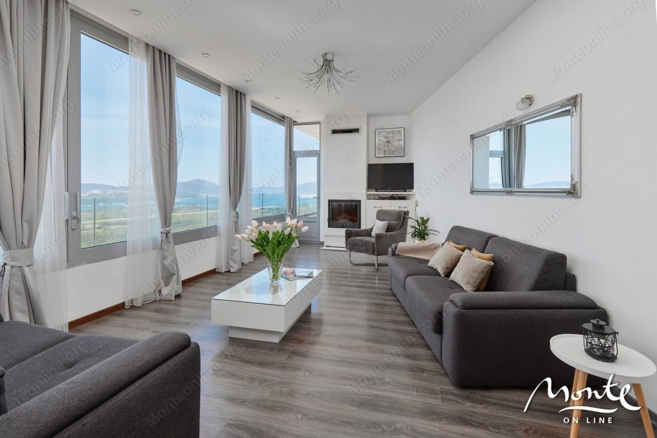 Вилла в Тивате, Черногория, 220 м² - фото 8