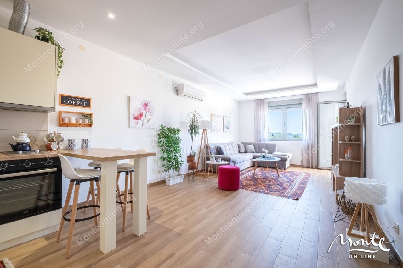 Апартаменты в Тивате, Черногория, 54 м² - фото 10