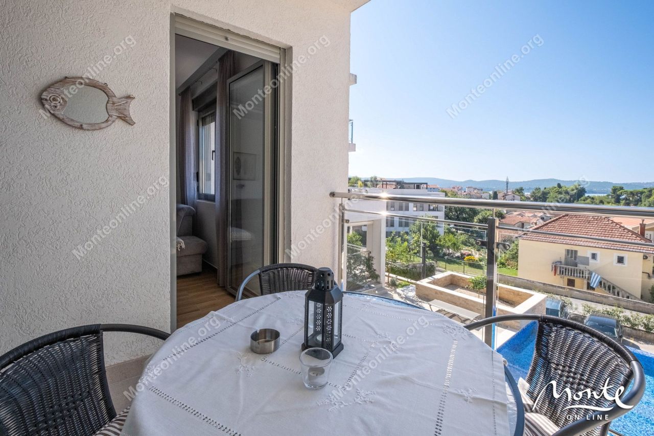 Апартаменты в Тивате, Черногория, 54 м² - фото 19