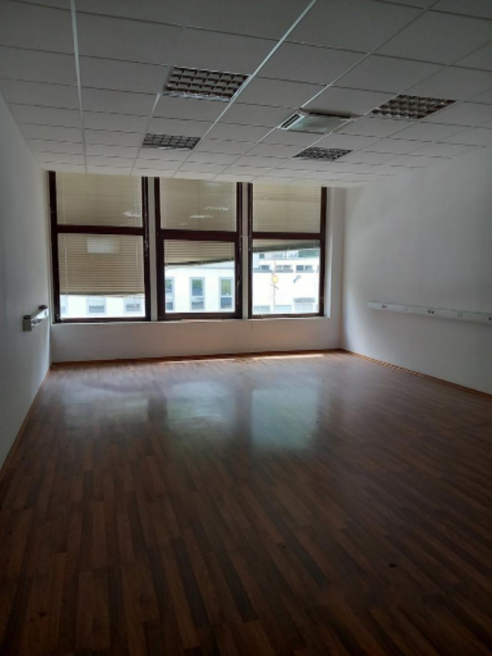 Офис в Любляне, Словения, 38 м² - фото 1