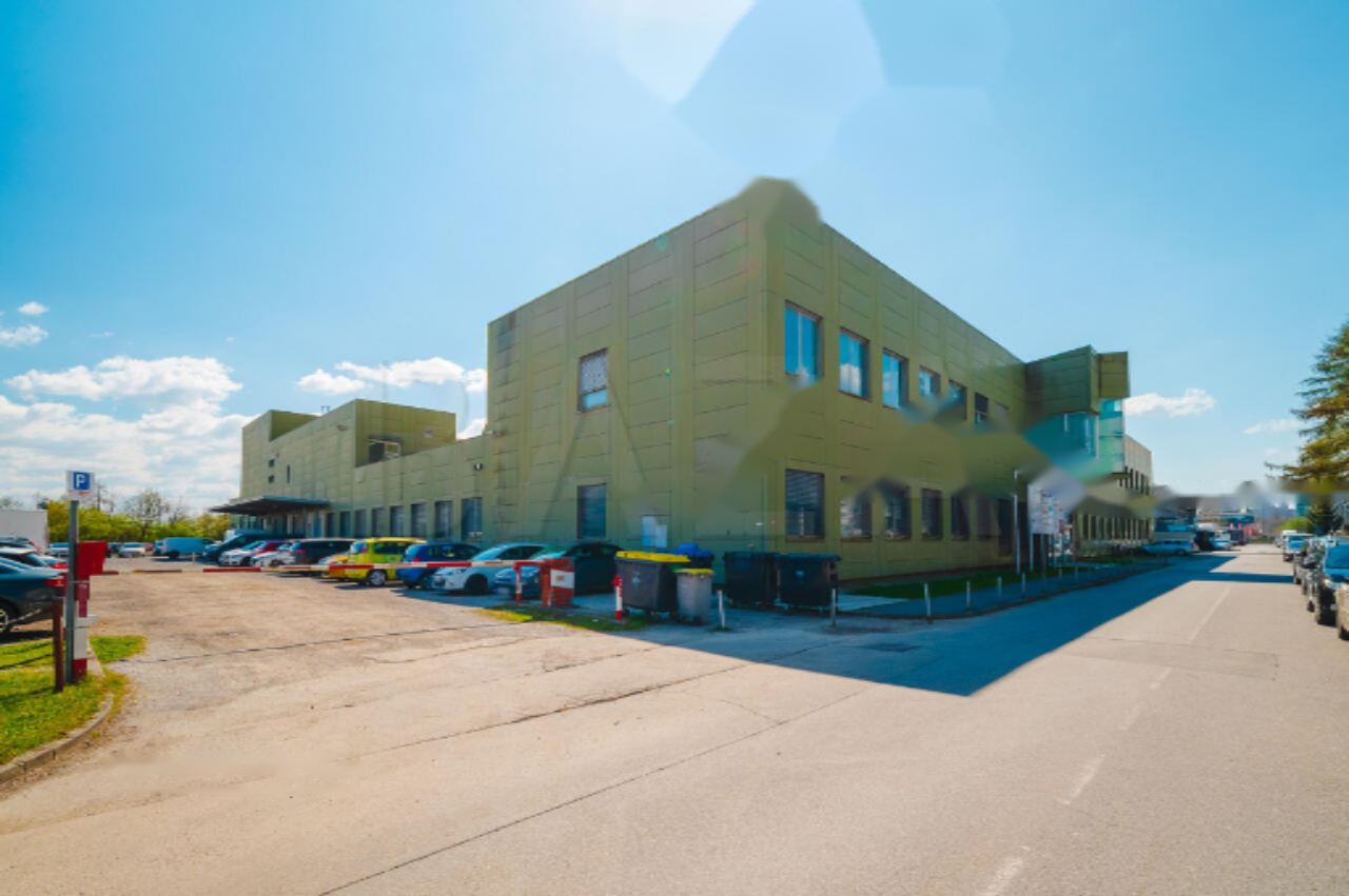 Офис в Любляне, Словения, 758 м² - фото 1
