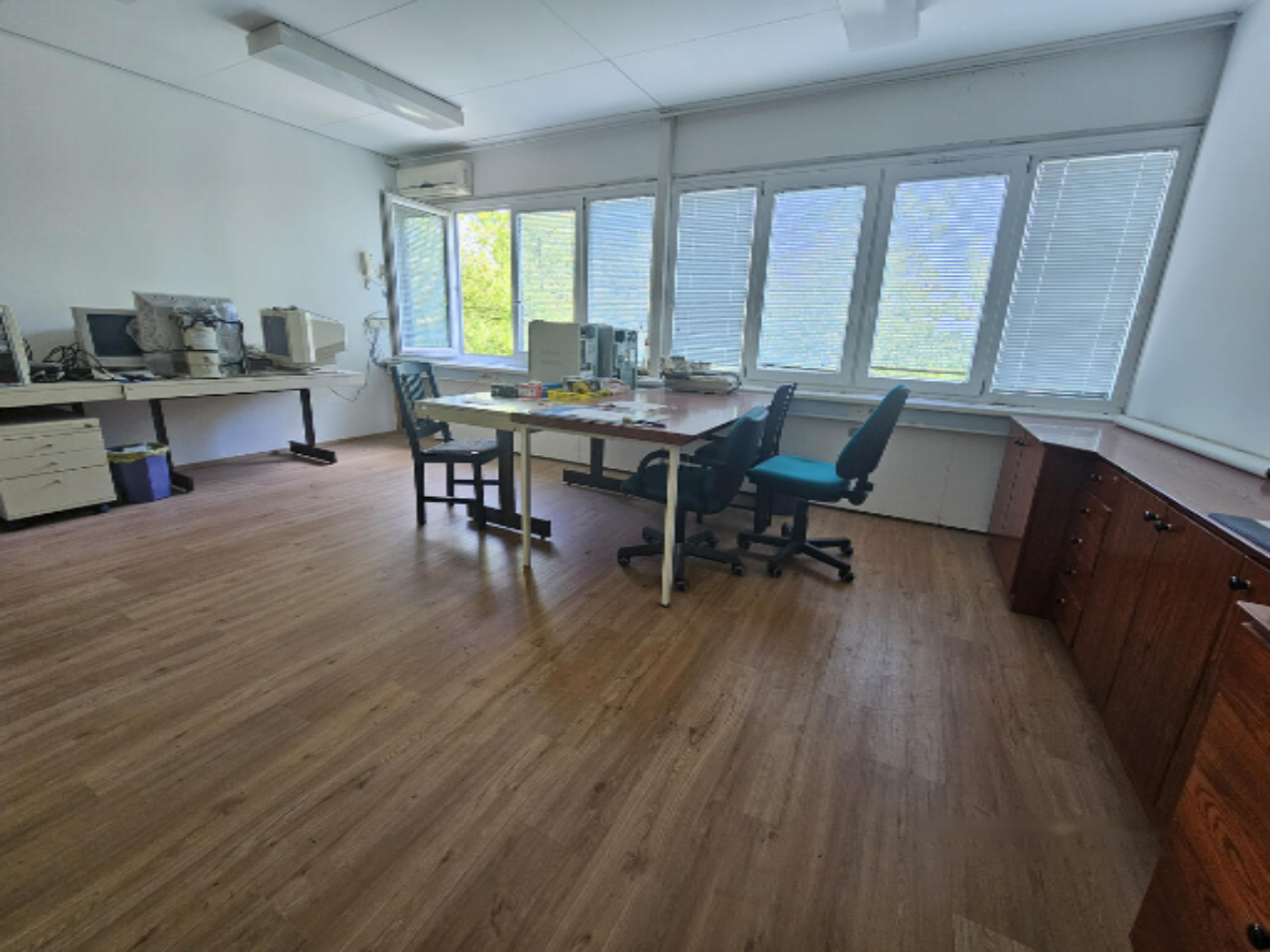 Офис в Любляне, Словения, 27 м² - фото 1