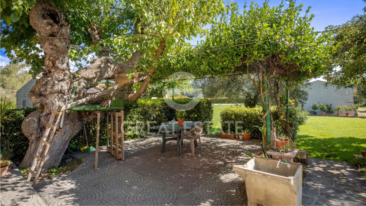 Дом в Туоро-суль-Тразимено, Италия, 430.35 м² - фото 7