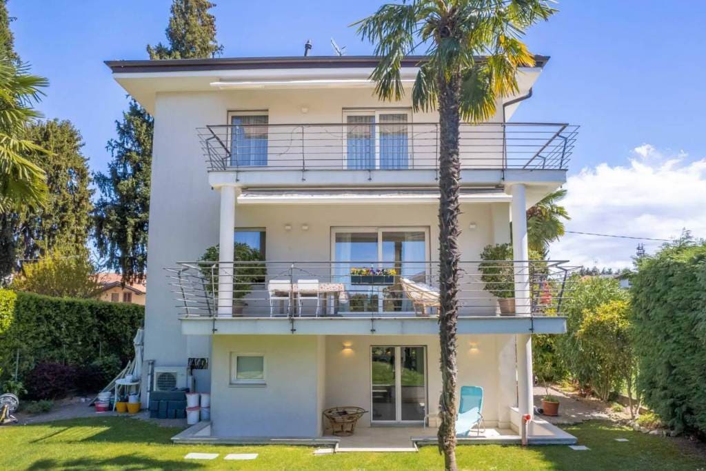 Вилла в Варесе, Италия, 360 м² - фото 1